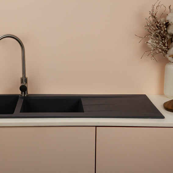 Granit one and 3/4 bowl kitchen sink