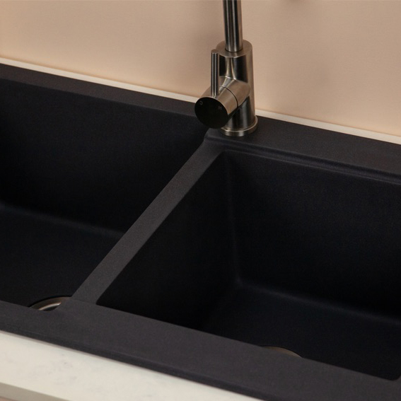 Granit one and 3/4 bowl kitchen sink